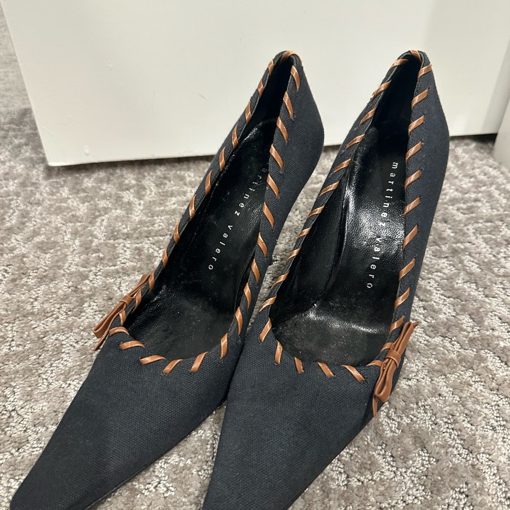 Martinez Valero Navy Heels with Tan Detailing